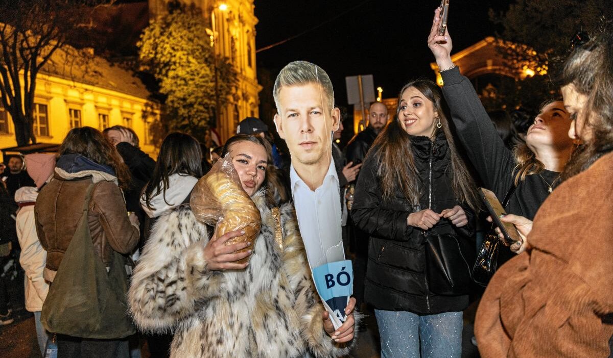 Macaristan seçimlerinde sonuçlar değişti: tisza partisi anayasayı değiştirecek güce ulaşabilir 1 Macaristan secimlerinde sonuclar degisti tisza partisi anayasayi degistirecek guce ulasabilir 62381