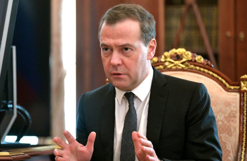 Medvedev nato daki celiskiler artiyor ab askeri i ttifaka donusebilir 58601
