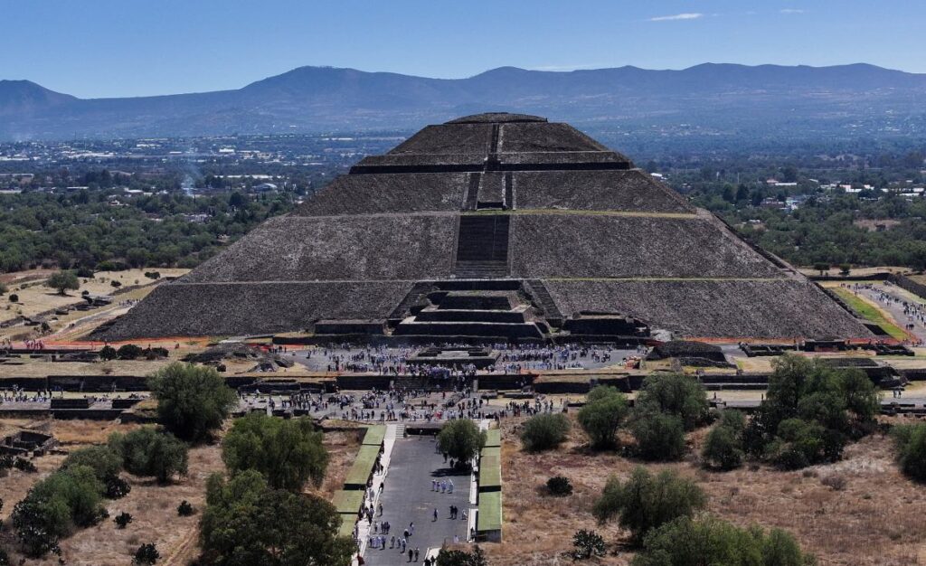 meksika da teotihuacan piramitleri yakininda silahli saldiri 1 olu 6 yarali 63912