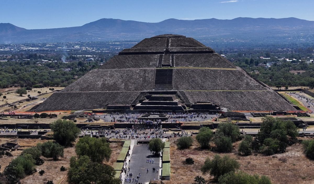 Meksika da teotihuacan piramitleri yakininda silahli saldiri 1 olu 6 yarali 63912