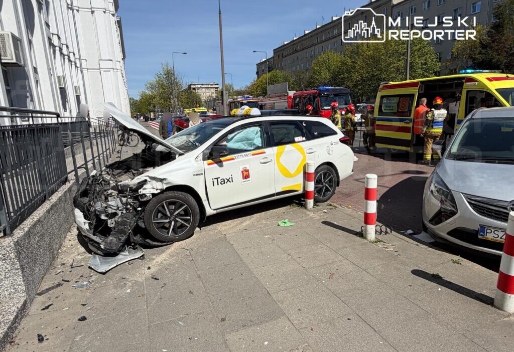 Mokotow da toyota ve citroen carpisti surucu hastaneye kaldirildi citroen surucusu kayip 65264