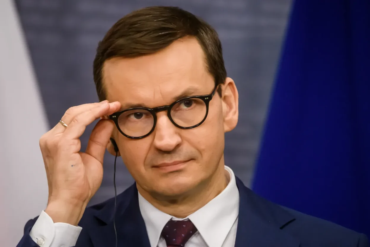 Morawiecki nin yeni dernegi pis in onemli i simlerini bir araya getirdi 62425