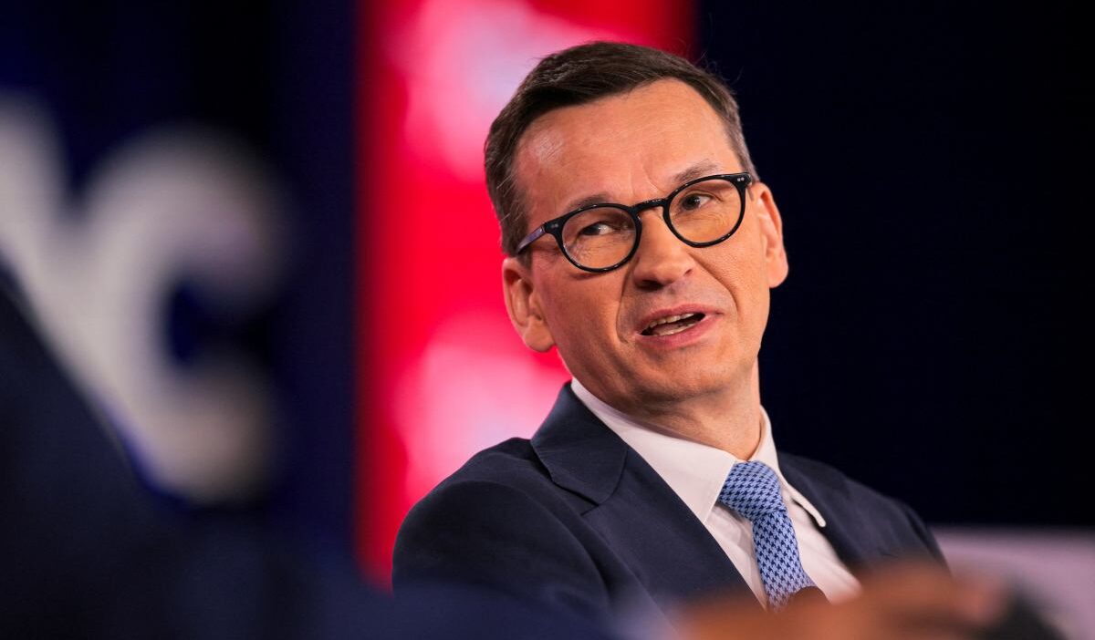 Morawiecki nin yeni siyasi girisimi secmen nezdinde destek buluyor 64315