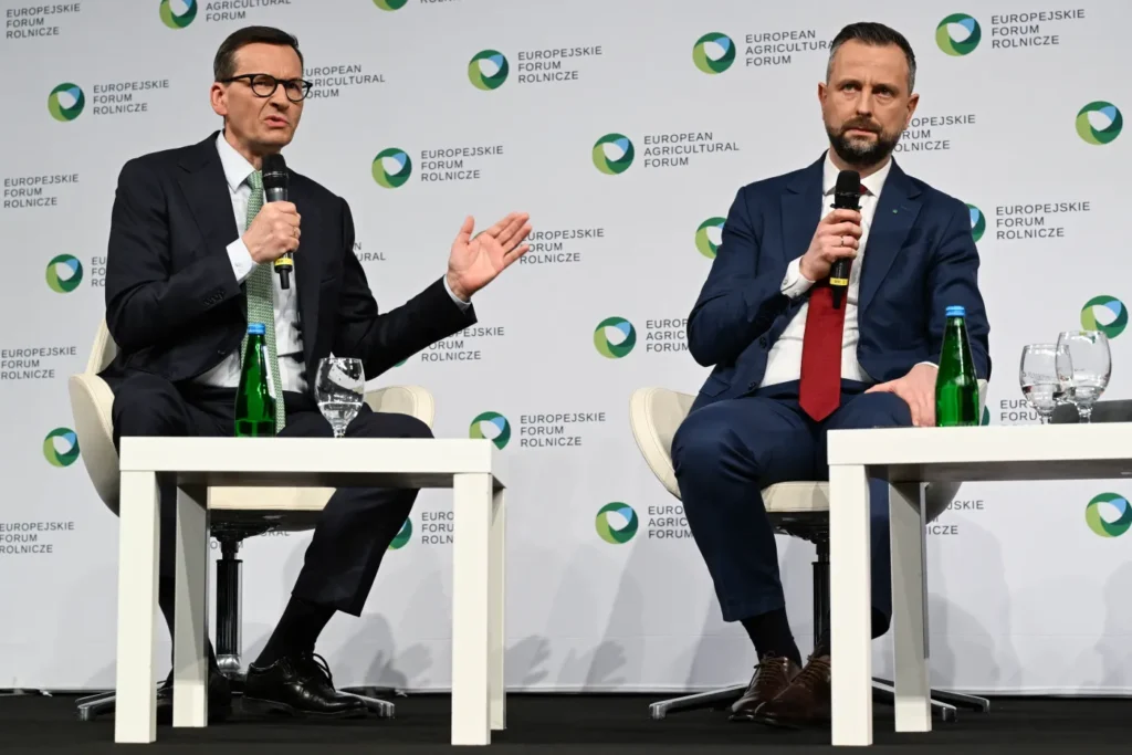 morawiecki psl i ttifaki degerlendirmeleri polonya kamuoyu bolunmus gorunuyor 60827