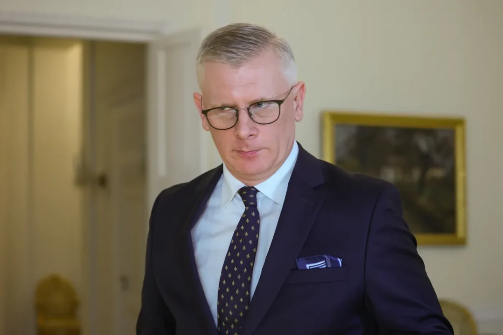 nsa karari bbn baskani cenckiewicz in guvenlik onayi yeniden saglandi tartisma devam ediyor 62303