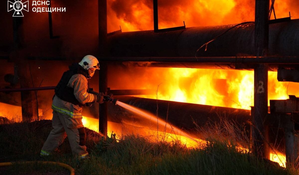 Odessa ya rus saldirisinda can kayiplari ve altyapi hasari kremlin den paskalya ateskesi aciklamasi 60687