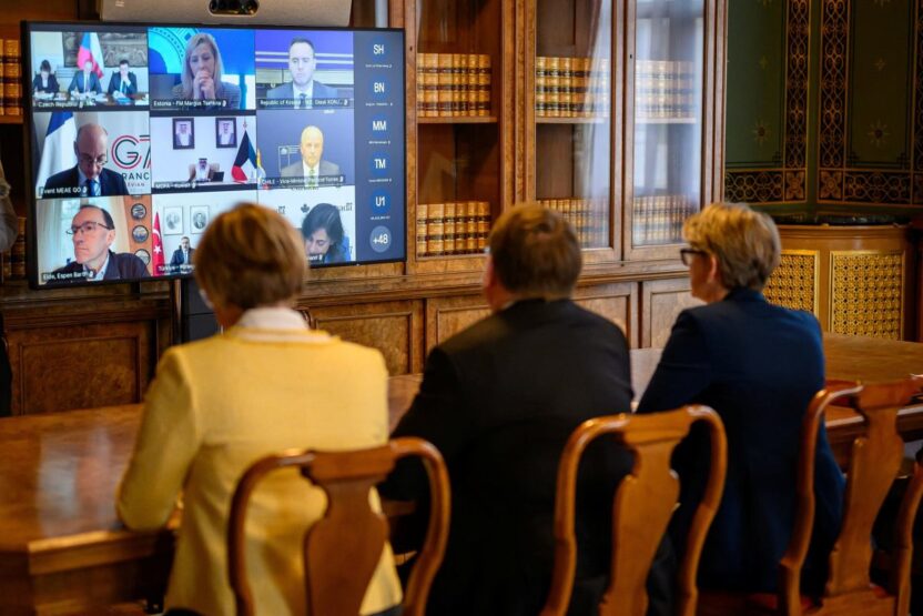 Ormuz bogazi ndaki gerginlik uluslararasi toplantilara yol acti 58225