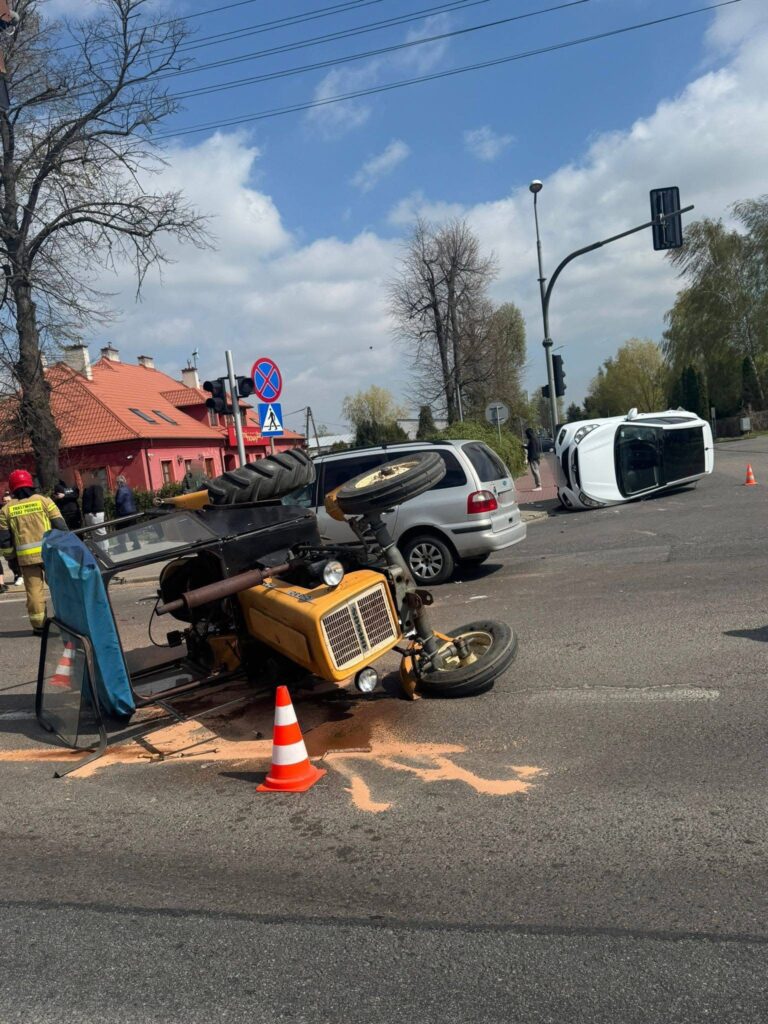p o sk yakinlarinda trafik kazasi 3 arac karisti trafik akisi yavasladi 66326