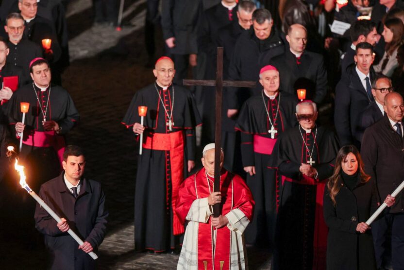 Papa franciscus un koloseum daki cuma ayini orta dogu ve ukrayna ya yonelik mesaj i cerdi 58625