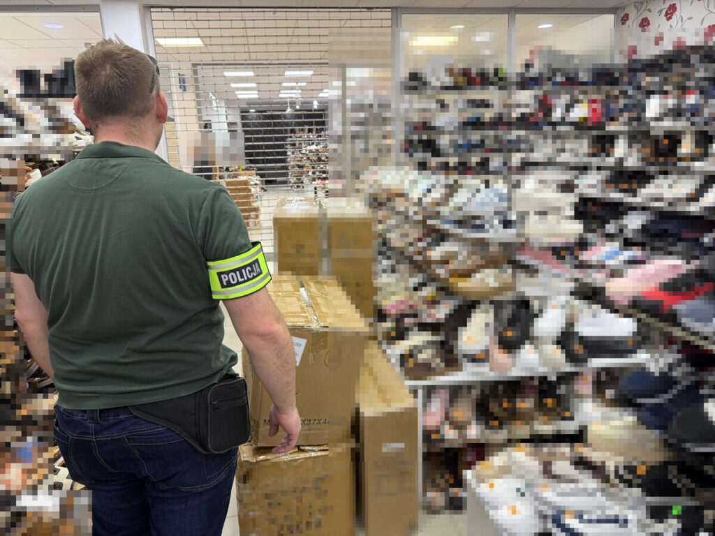 piasecznie de sahte markali ayakkap operasyonu cin vatandasina dava 66656