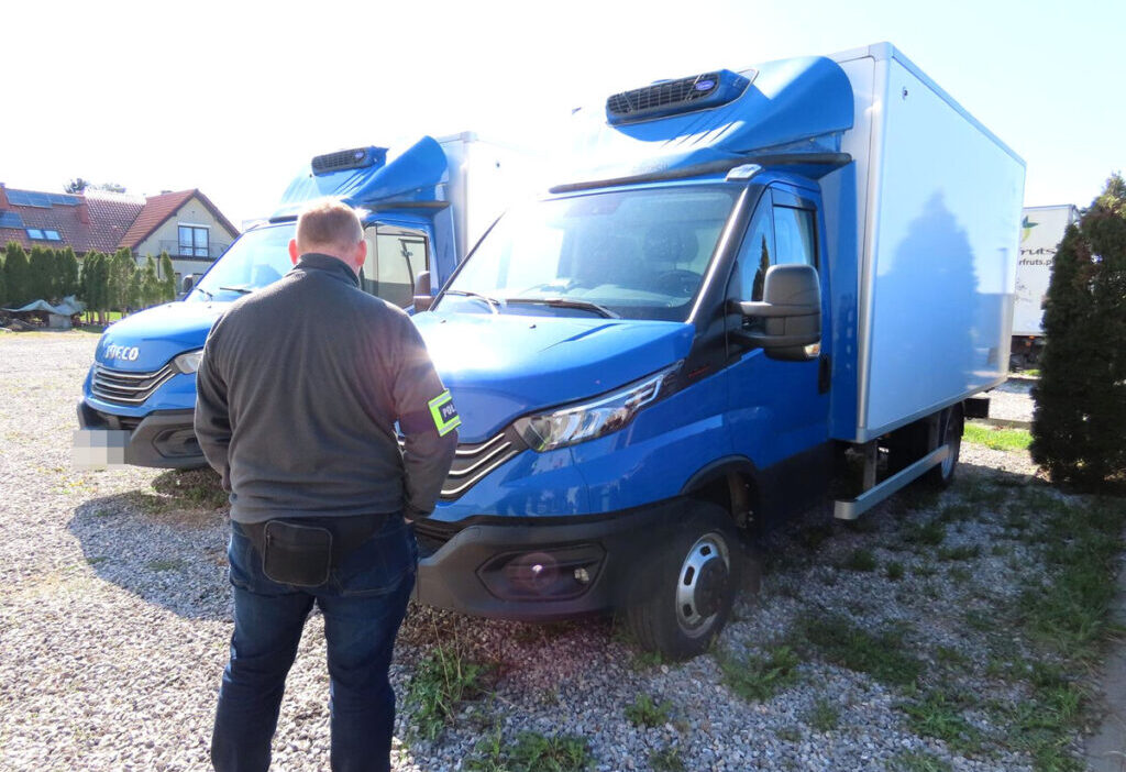 Piasecznie polisi yaklasik 500 bin z oty degerinde araclari hizla ele gecirdi 65982