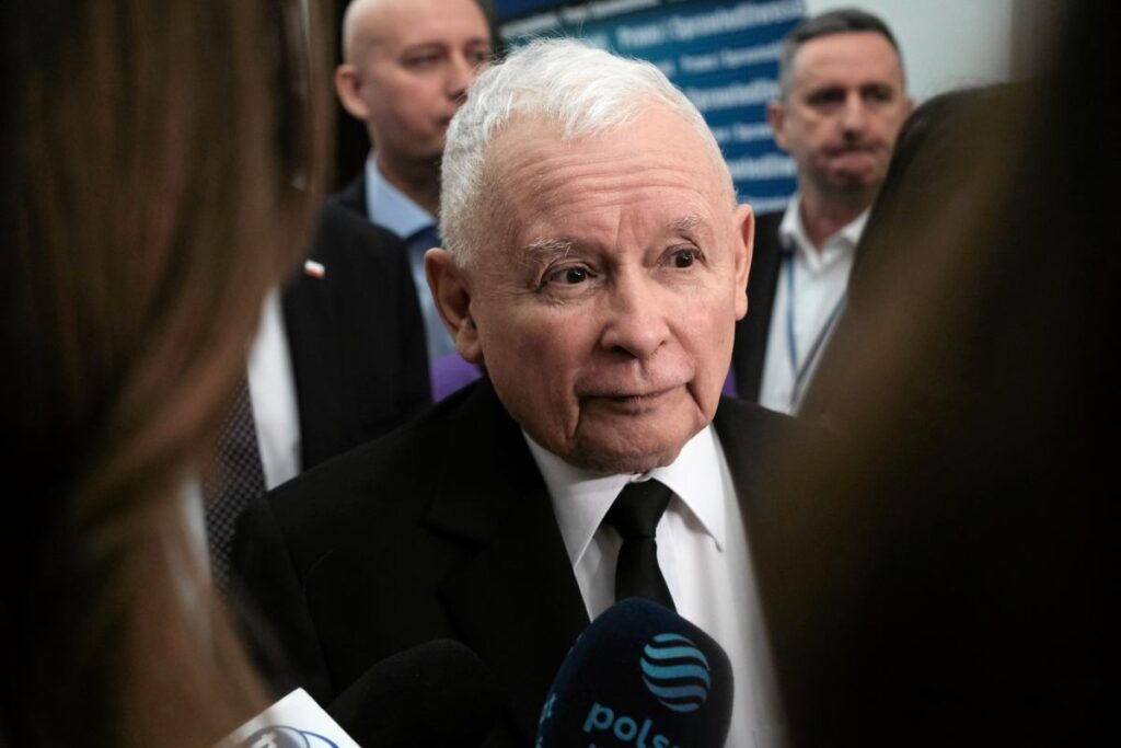 pis i cinde kavgayla sonuclanan aciklamalar sonrasi dort i sim etik komisyonuna sevk edildi 60328