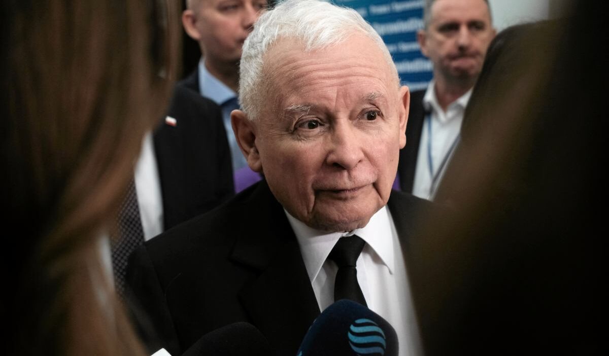 Pis i cinde kavgayla sonuclanan aciklamalar sonrasi dort i sim etik komisyonuna sevk edildi 60328