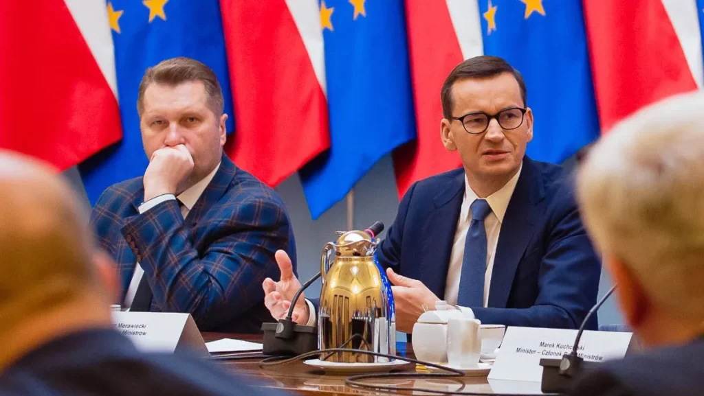 pis i cindeki catlaklar derinlesiyor morawiecki ve ziobro rekabeti partiyi boluyor 63025