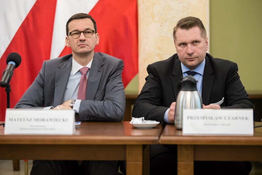 pis te basbakanlik adayligi belirsizligi czarnek ve morawiecki arasindaki rekabet 65429