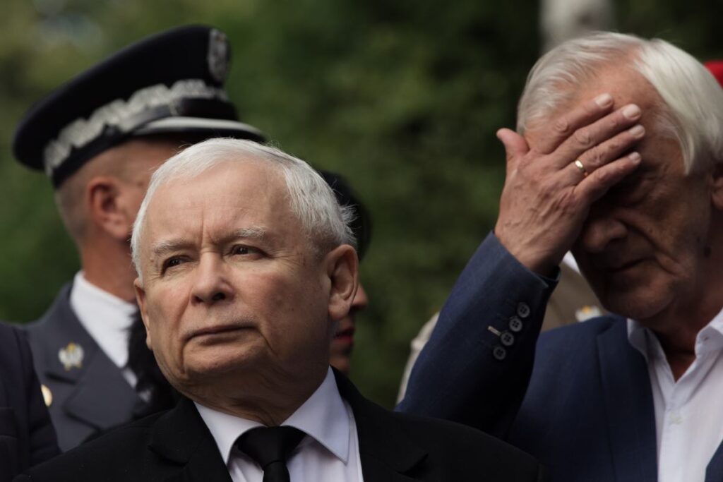 pis te liderlik krizi terlecki den kaczy ski ye i stifa cagrisi ve morawiecki tartismasi 64042