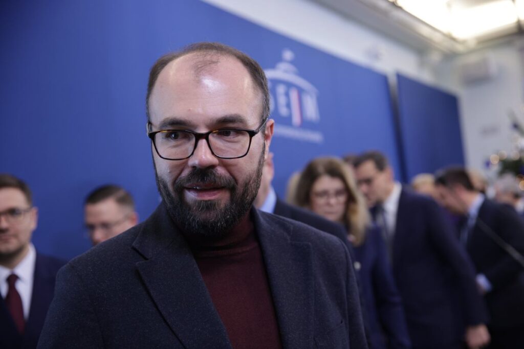 pis ten krzysztof szczucki ye disiplin cezasi partiyi yoneticiler arasinda gerilim 58308