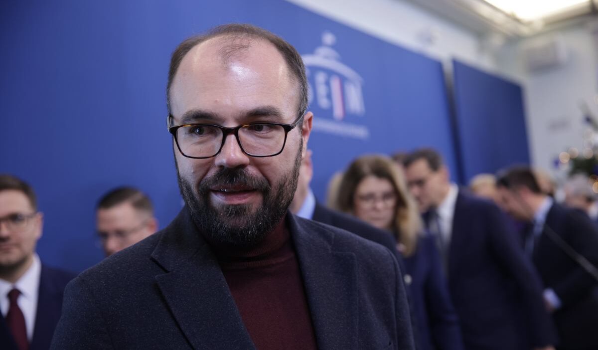 Pis ten krzysztof szczucki ye disiplin cezasi partiyi yoneticiler arasinda gerilim 58308