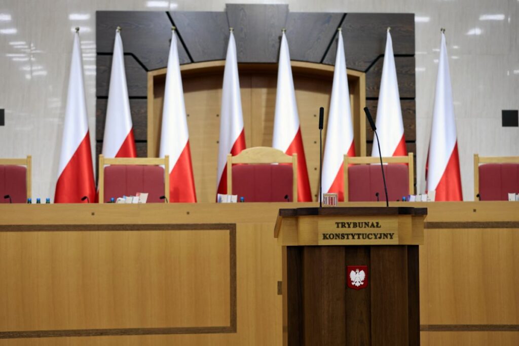 polonya anayasa mahkemesi hakimleri yemin edecek baskanlik tepkisi bekleniyor 60040