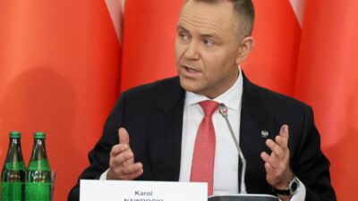 Polonya anayasa mahkemesi hakimleri yemin etmek i cin cumhurbaskani ni cagirdi 59627