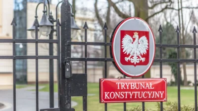 Polonya anayasa mahkemesi i cra takibinde hak arama hakkini guvence altina aldi 65303