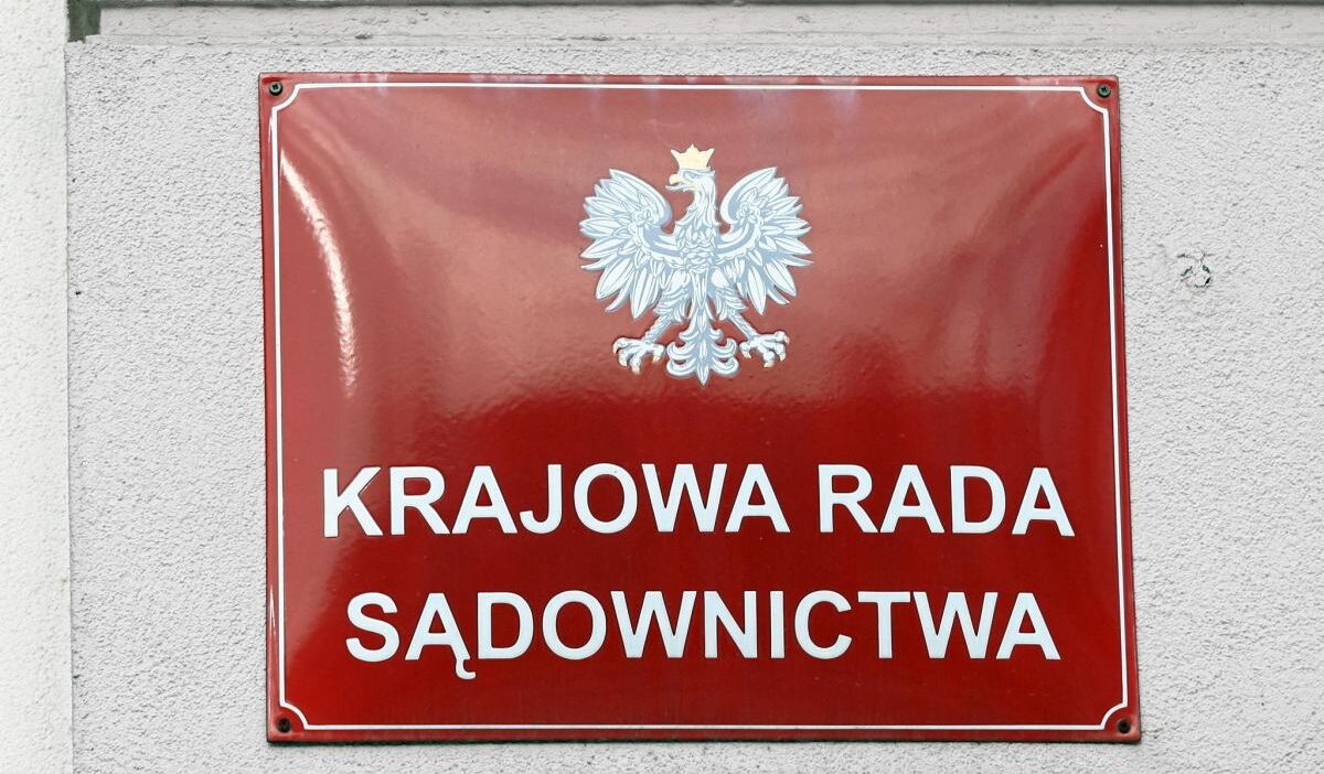 Polonya anayasa mahkemesi krs uye secim prosedurunu i nceleyecek 62500