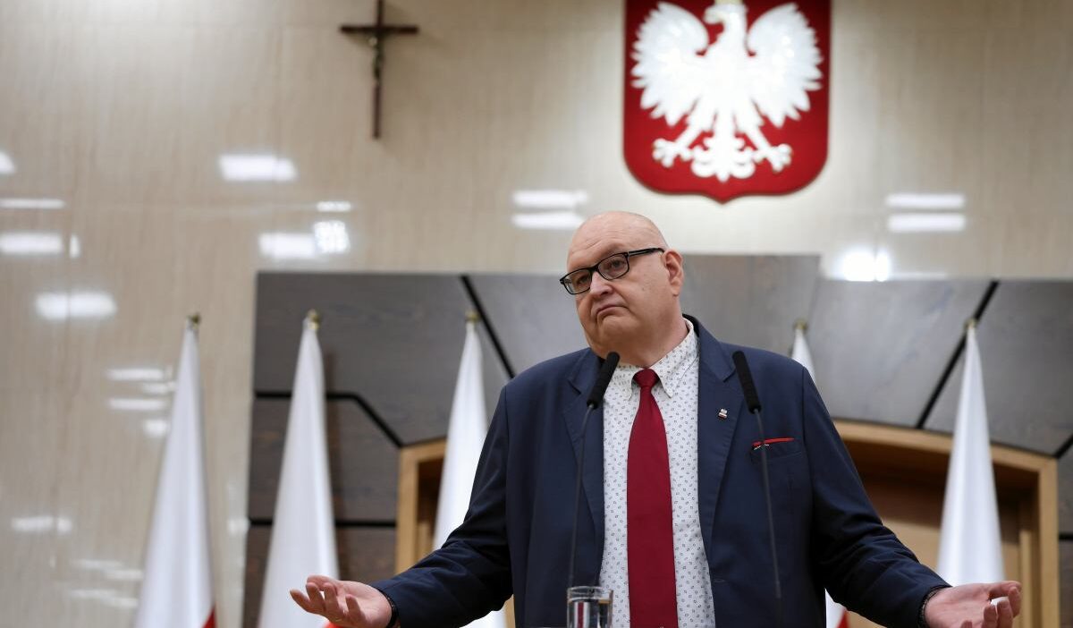 Polonya anayasa mahkemesi nde gorevlendirme krizi baskan wi czkowski yeminleri gecersiz saydi 62861