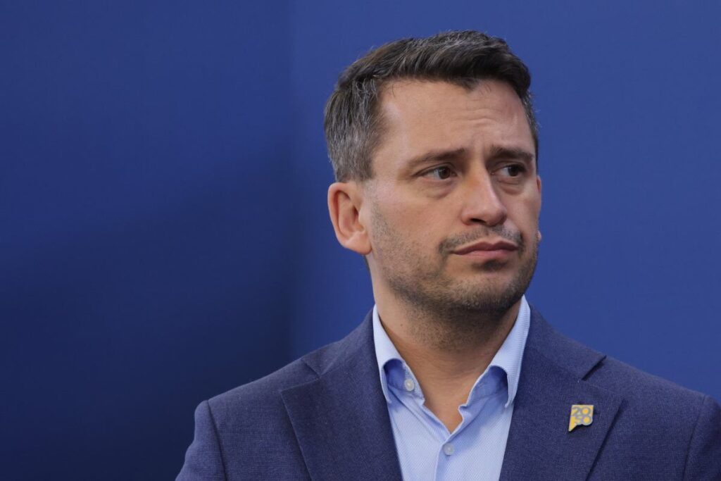 polonya anayasa mahkemesi nde gorevlendirme krizi derinlesiyor 66182