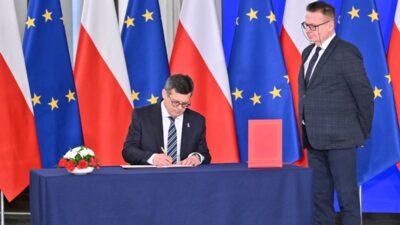 Polonya anayasa mahkemesi nde gorevlendirme krizi yemin tartismasi ve calisma engellemeleri 60349