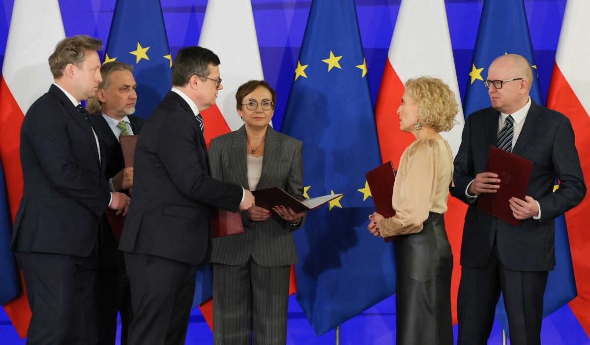 Polonya anayasa mahkemesi nde yeni atamalar ve cumhurbaskani nin tutumu 60116