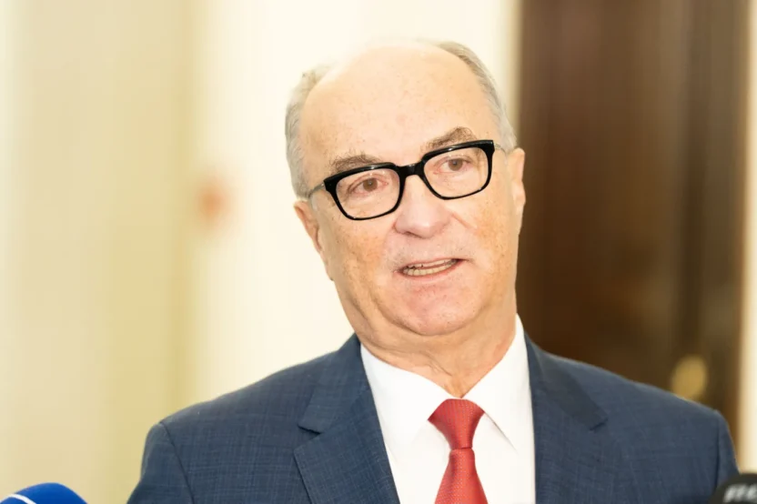Polonya anayasa mahkemesi nde yeni hakim secimi sureci basliyor 61350