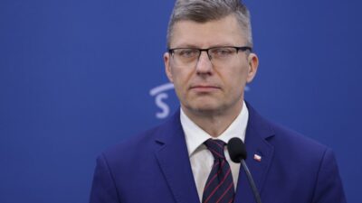 Polonya anayasa mahkemesi'ne atanan yeni hakimlerin yemin töreni tartışmalara yol açtı 4 Polonya anayasa mahkemesi ne atanan yeni hakimlerin yemin toreni tartismalara yol acti 57712