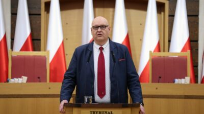 Polonya anayasa mahkemesi ne guven dususte yargic yeminleri tartisma yaratiyor 64328