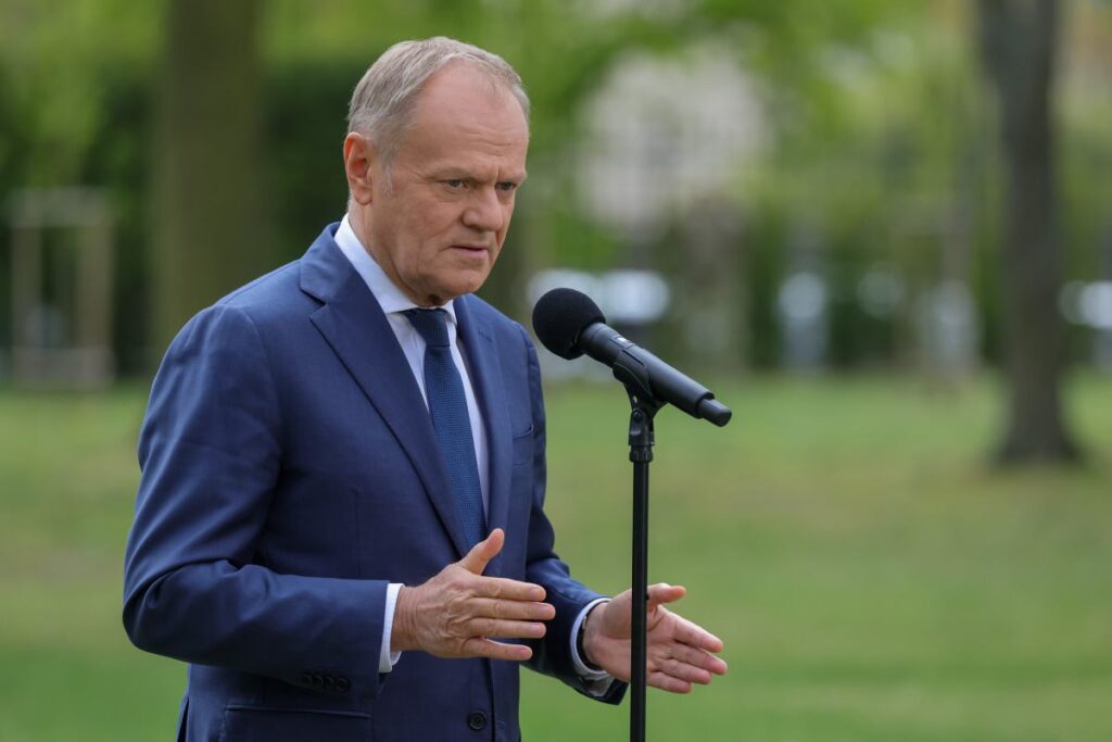 polonya basbakani tusk bbn baskani cenckiewicz in i stifasini degerlendirdi 65894