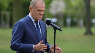 Polonya basbakani tusk bbn baskani cenckiewicz in i stifasini degerlendirdi 65894