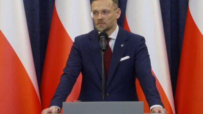 Polonya cumhurbaskani anayasa mahkemesi uyelerinin yemin torenini kismen gerceklestirdi 57732