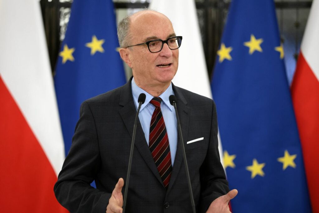 polonya cumhurbaskani nawrocki askeri i stihbarat hizmetleri nin feshedilmesi raporu ekini yayinlama hazirliginda 66694