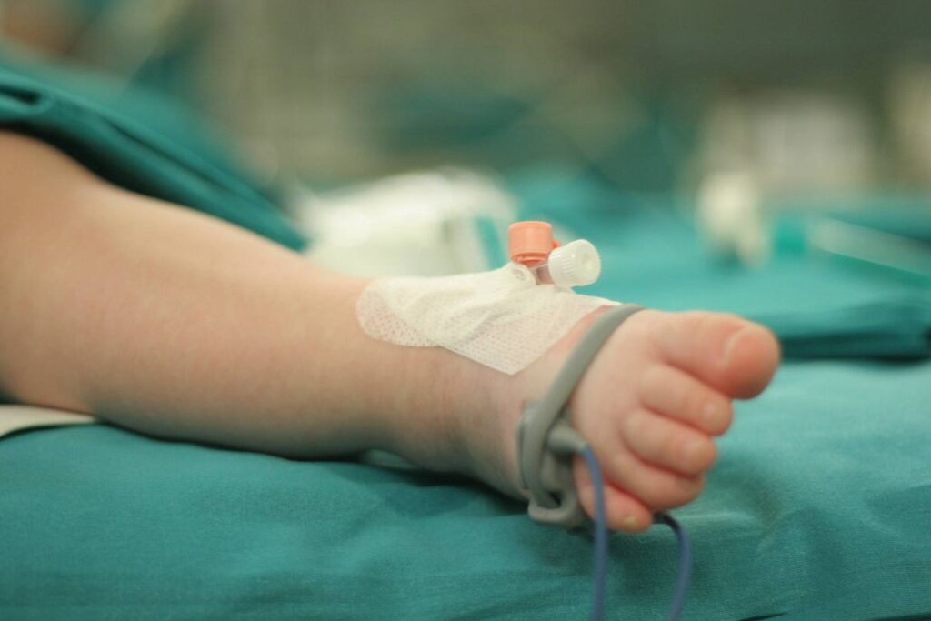 polonya da 5 aylik bebek supheli yaralanmalarla hastaneye kaldirildi 3 kisi gozaltinda 58719