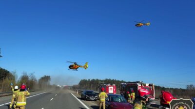 Polonya da a2 otoyolunda alti aracli zincirleme kaza 57847