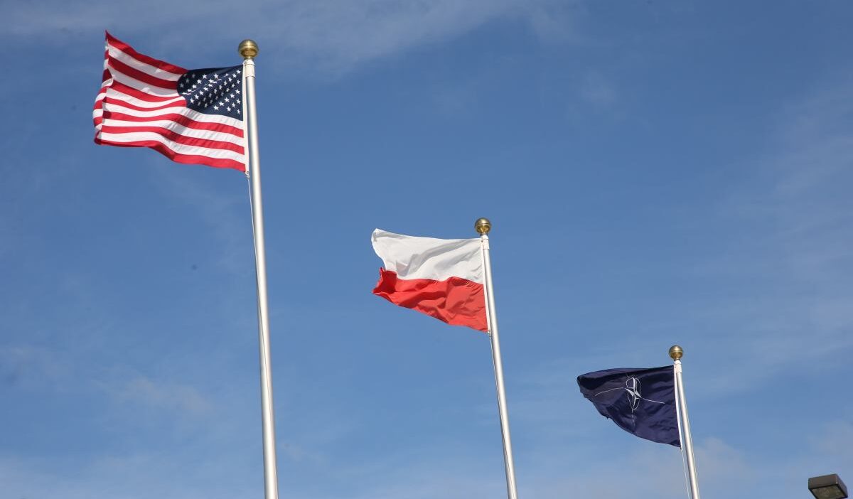 Polonya da abd ye guven dususu koalisyon hukumeti secmenleri daha supheci 59104