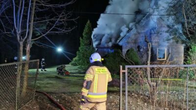Polonya da ahsap yazlik evde yangin bir kisi tahliye edildi 62922