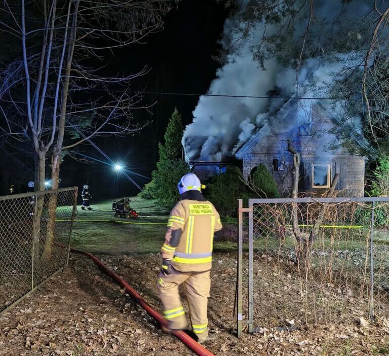 Polonya da ahsap yazlik evde yangin bir kisi tahliye edildi 62922