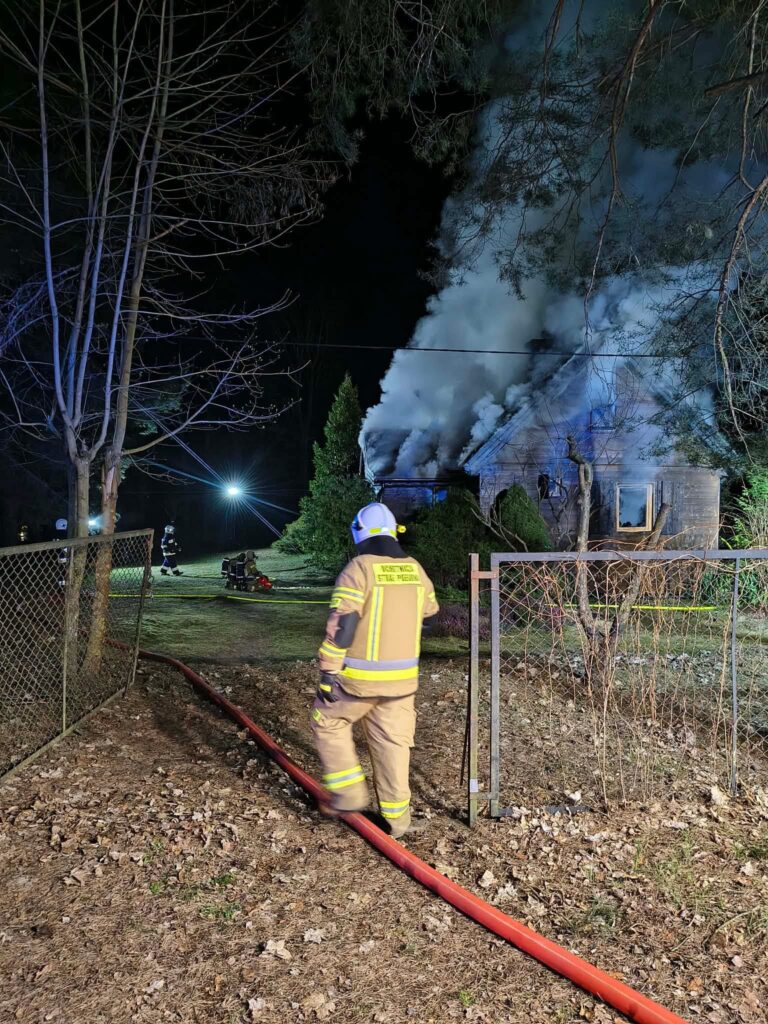 polonya da ahsap yazlik evde yangin bir kisi tahliye edildi 62922