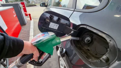 Polonya'da akaryakıt fiyatları düşmeye devam ediyor 3 Polonya da akaryakit fiyatlari dusmeye devam ediyor 62524