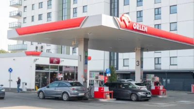 Polonya da akaryakit fiyatlarina yeni duzenleme maksimum fiyatlar belirlendi 57570