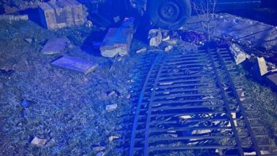 Polonya da alkollu surucu bahceye carpti olay yerinden kacti 60987