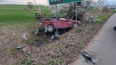 Polonya da alkollu ve ehliyetsiz surucu kazasina neden oldu 17 yasinda bir genc hayatini kaybetti 59110