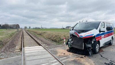 Polonya da ambulans ve sinobus carpisti yaralanan yok 59857