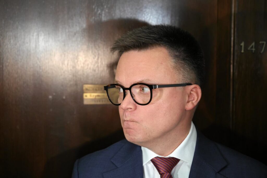 polonya da anayasa mahkemesi hakimleri yemin tartismasi koalisyonu sarsiyor 57442