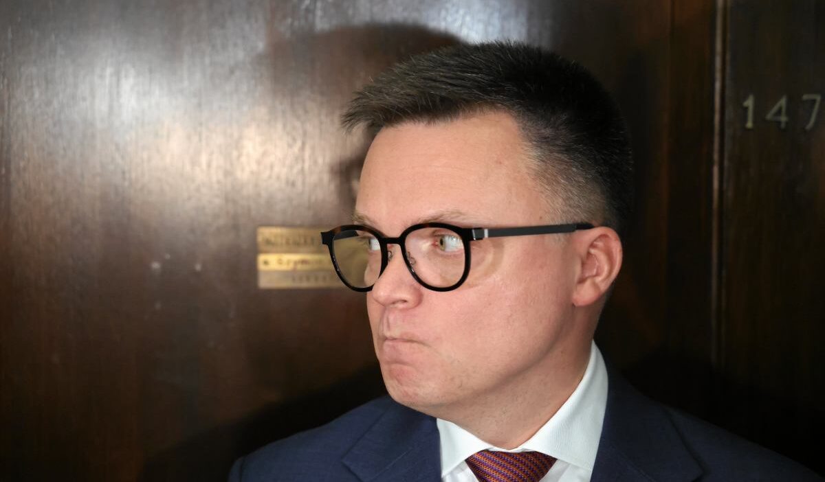 Polonya'da anayasa mahkemesi hakimleri yemin tartışması koalisyonu sarsıyor 1 Polonya da anayasa mahkemesi hakimleri yemin tartismasi koalisyonu sarsiyor 57442